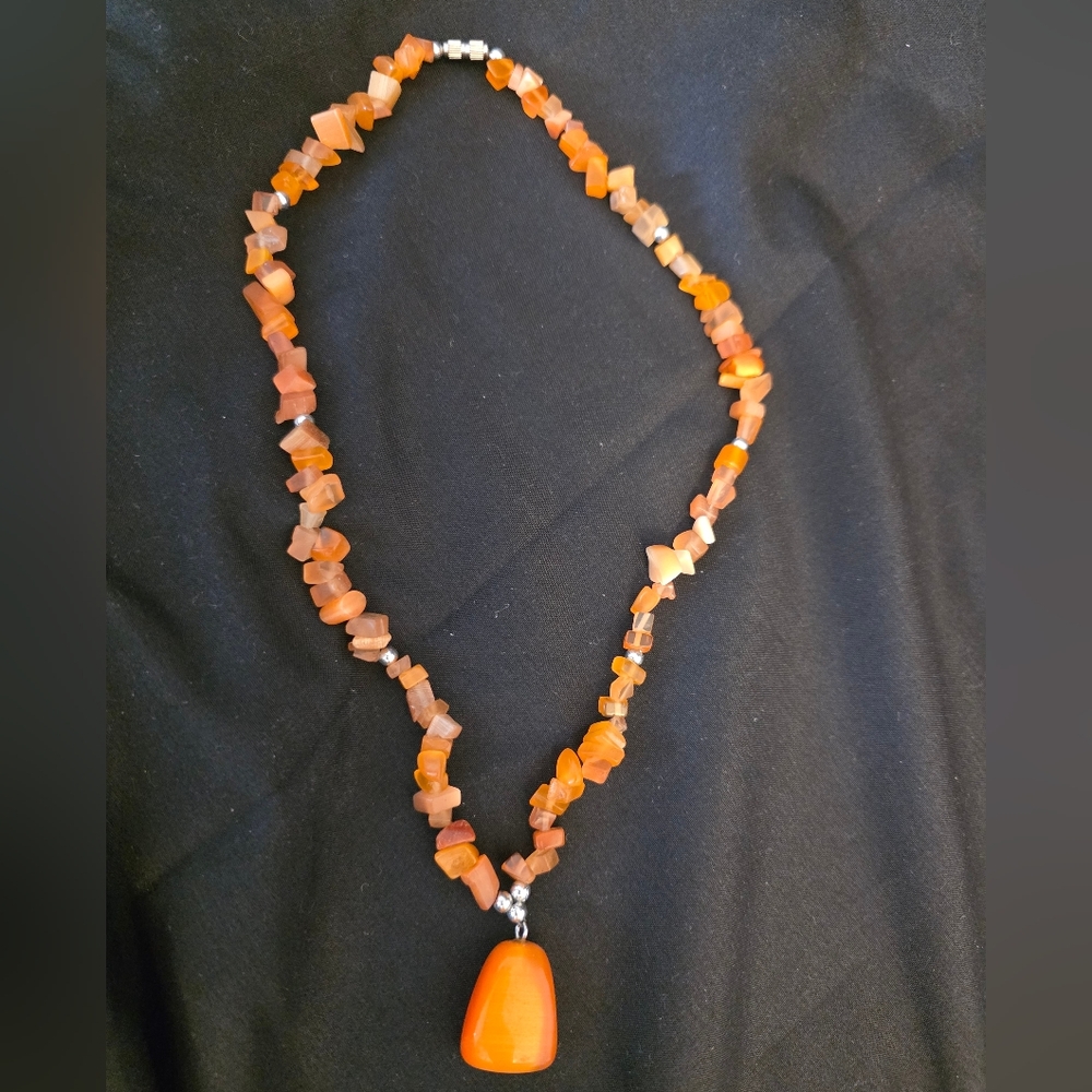 Vintage orange/coral color chip beaded necklace